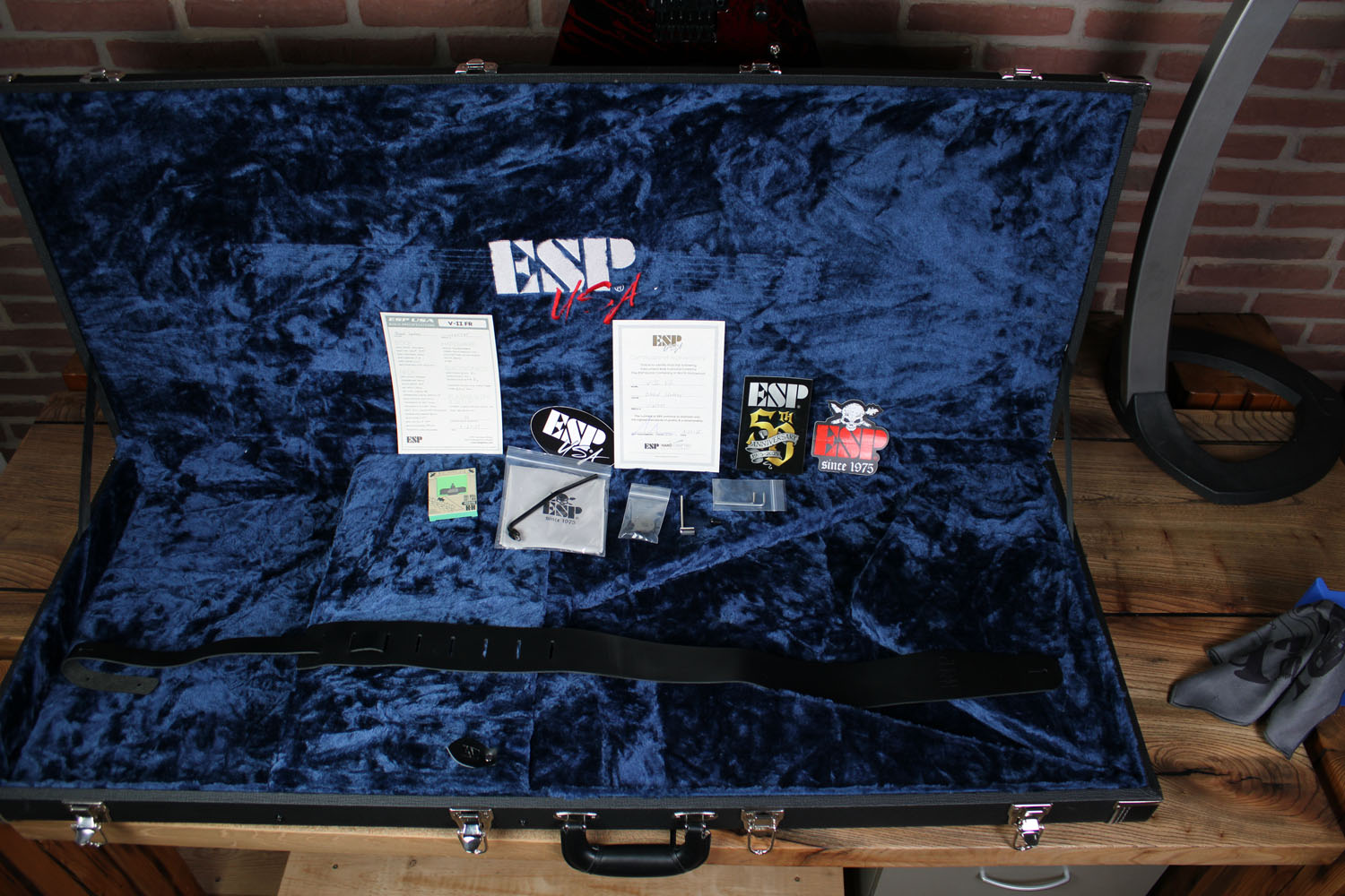 USA V-II FR SC EMG  Blood Splatter